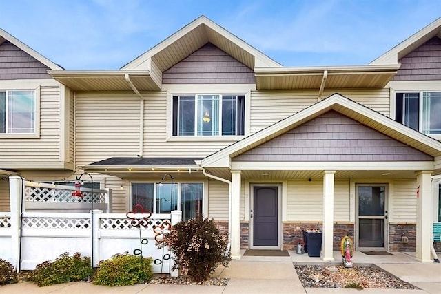 1401 N 6th St Unit 7, Indianola, IA 50125 - townhome / multi-family property with a porch