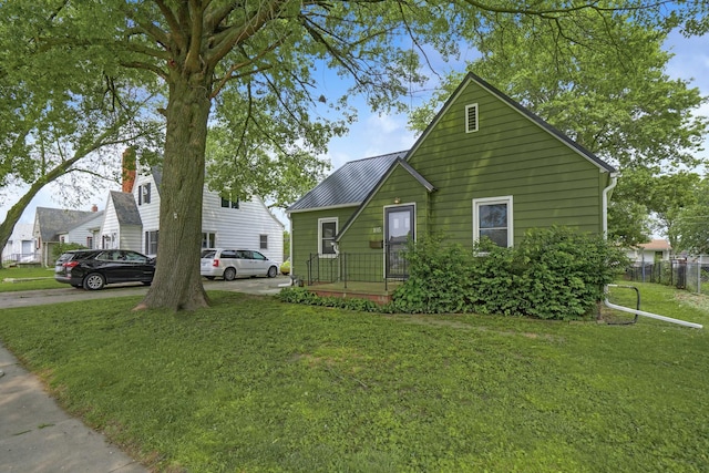 105 N Park Lane Dr, Knoxville, IA 50138 - view of bungalow