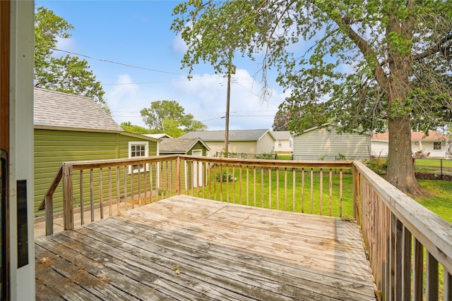 105 N Park Lane Dr, Knoxville, IA 50138 - view of wooden terrace