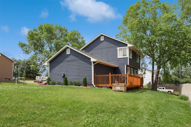 2501 SE 18th Ct, Des Moines, IA 50320 - rear view of house featuring a deck