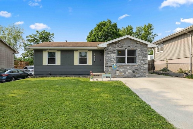 1863 Glenwood Cir, Des Moines, IA 50320 - view of front of property with stone siding