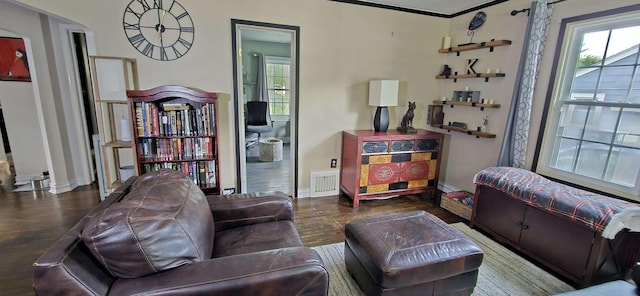 1073 66th St, Windsor Heights, IA 50324 - living area featuring wood finished floors and baseboards