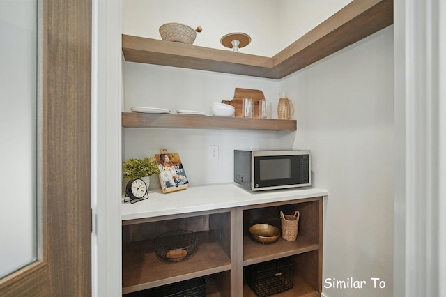 1801 Summit Cir NE, Bondurant, IA 50035 - view of pantry