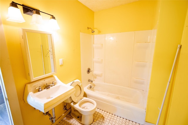 3518 Easton Blvd, Des Moines, IA 50317 - bathroom featuring toilet and bathing tub / shower combination
