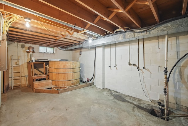 4500 100th St, Urbandale, IA 50322 - basement with a water pressure tank