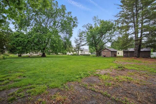 4500 100th St, Urbandale, IA 50322 - view of grassy yard