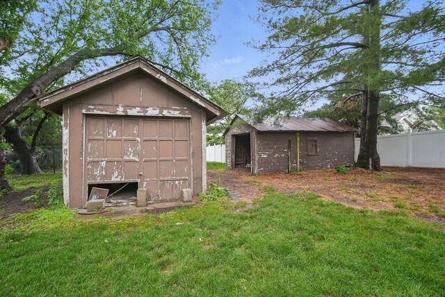 4500 100th St, Urbandale, IA 50322 - view of garage