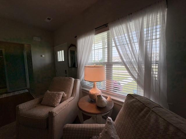 2807 NW 31st St, Ankeny, IA 50023 - sitting room with healthy amount of natural light
