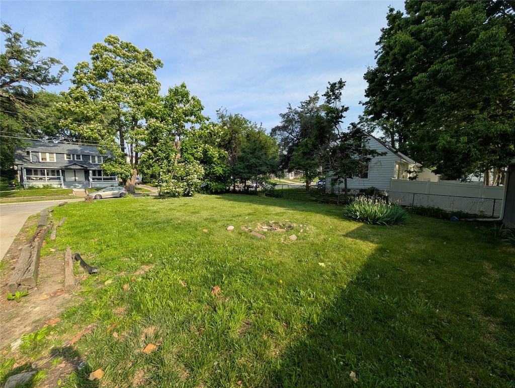 909 24th St, Des Moines, IA 50312