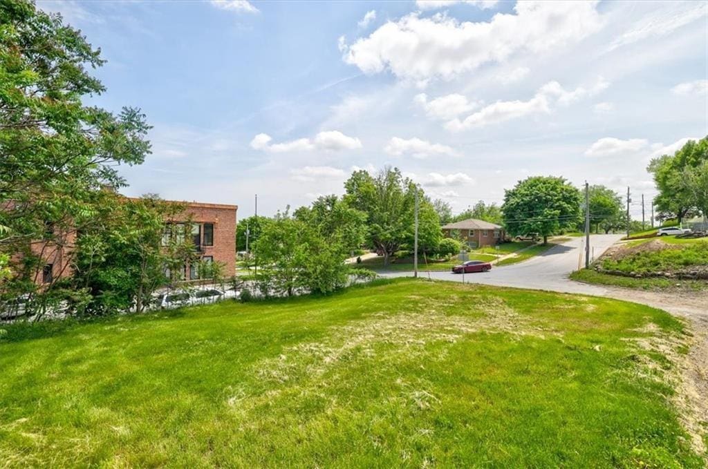 6 Hartford Ave, Des Moines, IA 50315