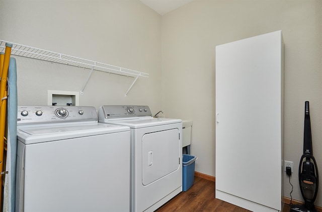 280 S 79th St Unit 1302, West Des Moines, IA 50266 - laundry area featuring washing machine and dryer and dark wood-type flooring