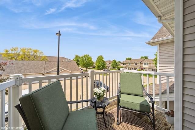 8601 Westown Pkwy Unit 21207, West Des Moines, IA 50266 - balcony featuring a residential view