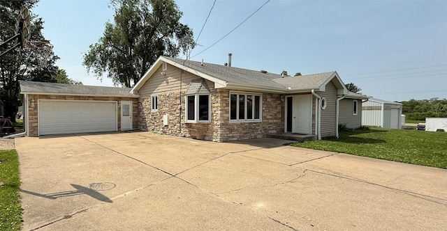 4564 NE 34th Ct, Des Moines, IA 50317 - photo 1
