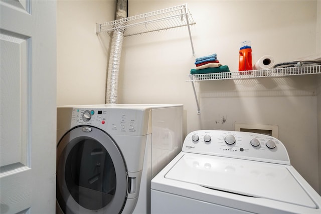 1117 S 52nd St Unit 1707, West Des Moines, IA 50265 - washroom with washer and dryer