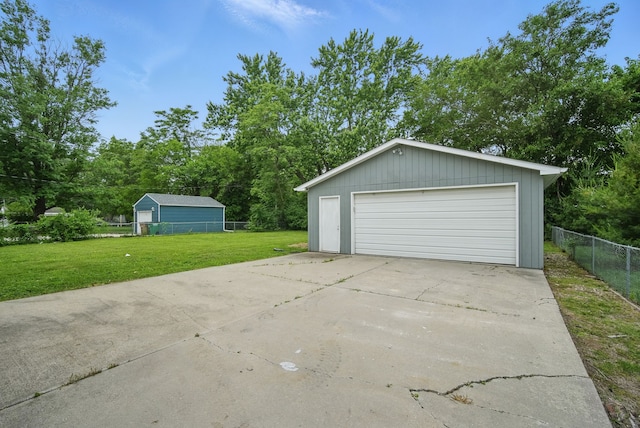 806 8th St, West Des Moines, IA 50265 - view of detached garage