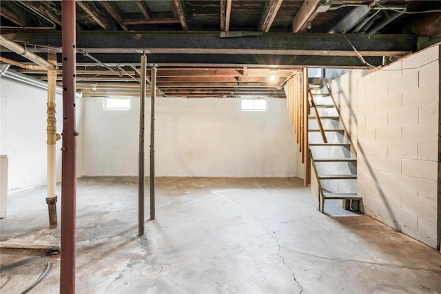 1127 10th St, Des Moines, IA 50314 - below grade area featuring stairway
