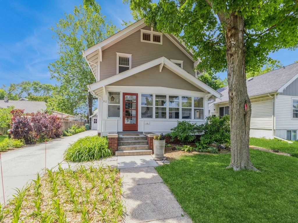 712 10th St, Ames, IA 50010 - photo 1