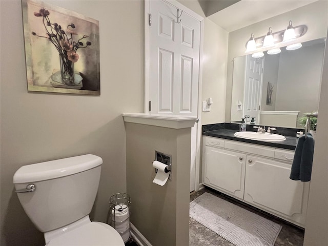 313 E 29th St S, Newton, IA 50208 - bathroom with vanity and toilet
