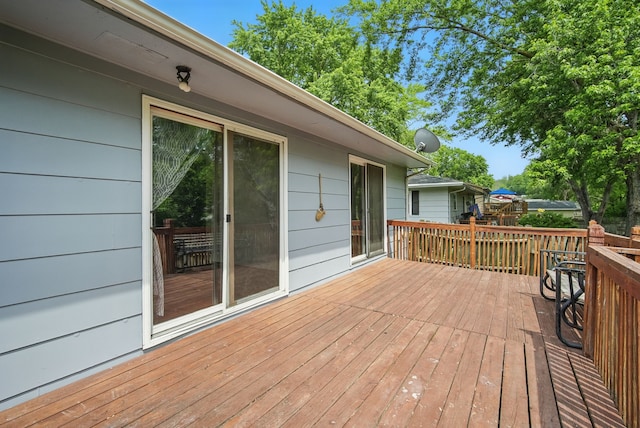 4413 SE 7th St, Des Moines, IA 50315 - view of wooden terrace