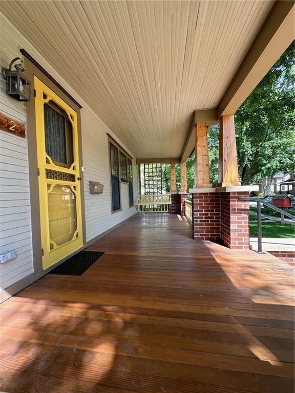 323 W Jefferson St, Winterset, IA 50273 - photo 2
