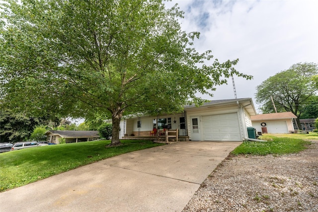 713 E Jefferson St, Knoxville, IA 50138 - photo 1