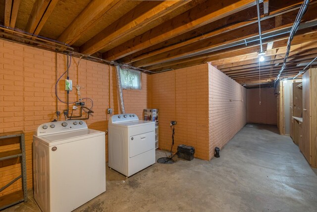 3916 92nd Dr, Urbandale, IA 50322 - basement featuring washer and dryer