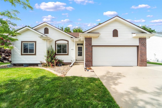 403 4th St NW, Altoona, IA 50009 - ranch-style home with driveway, an attached garage, and a front yard
