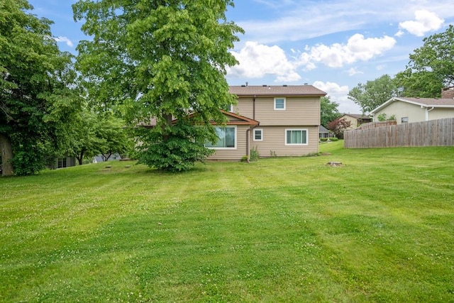 1543 S 16th Ave W, Newton, IA 50208 - view of yard