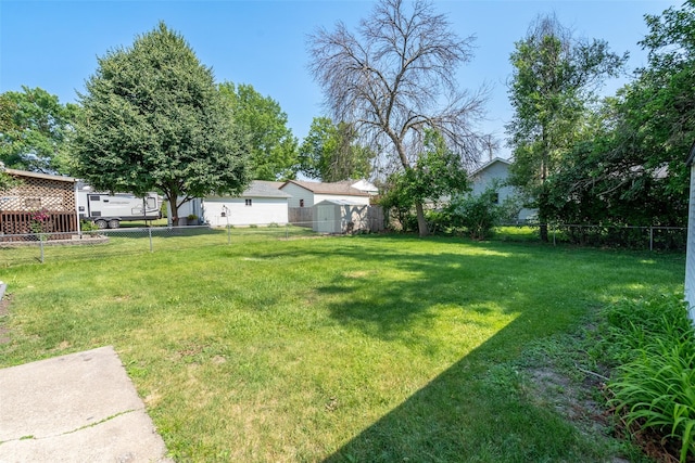 4127 E Seneca Ave, Des Moines, IA 50317 - view of fenced backyard