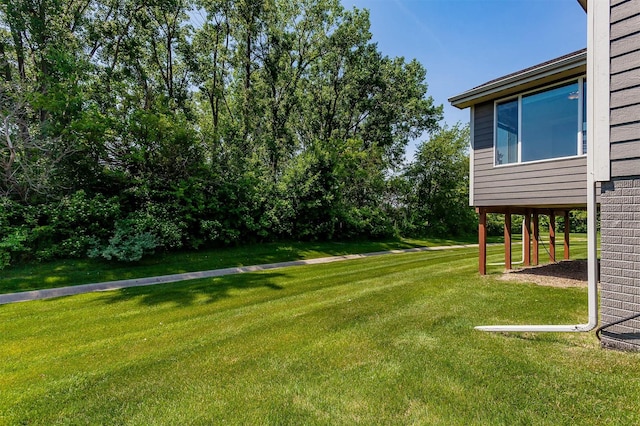 9180 Geanna Ct, West Des Moines, IA 50266 - view of green lawn