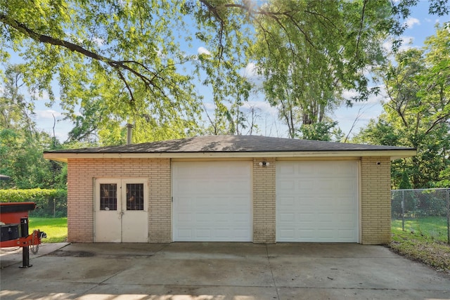 2515 Glenbrook Dr, Des Moines, IA 50316 - view of detached garage