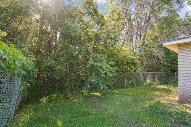 2515 Glenbrook Dr, Des Moines, IA 50316 - view of fenced backyard
