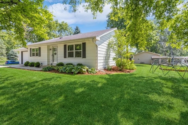 926 Casady Dr, Norwalk, IA 50211 - single story home featuring a front yard