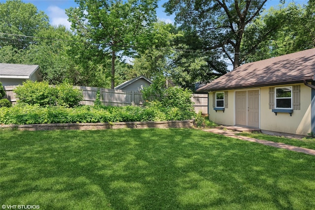 3320 SW 12th St, Des Moines, IA 50315 - view of yard