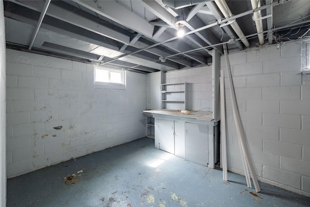 1428 E Tiffin Ave, Des Moines, IA 50316 - view of below grade area