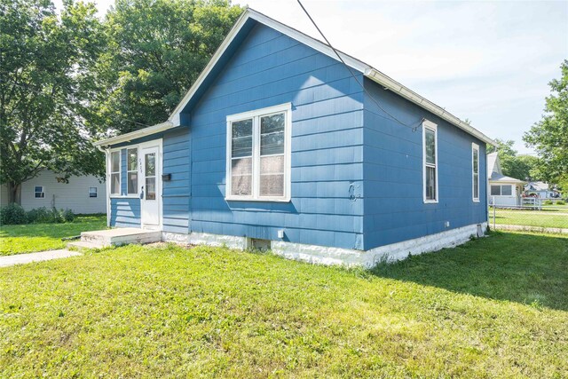 2420 Maple St, Des Moines, IA 50317 - view of bungalow-style house