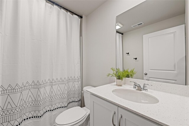 10525 Powell Ave, Johnston, IA 50131 - full bath with vanity and a shower with curtain