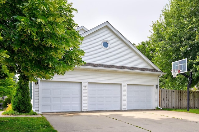 2216 NW 136th St, Clive, IA 50325 - view of garage