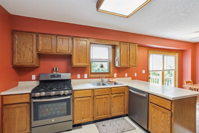 3185 Harbor Ave, Newton, IA 50208 - photo 9