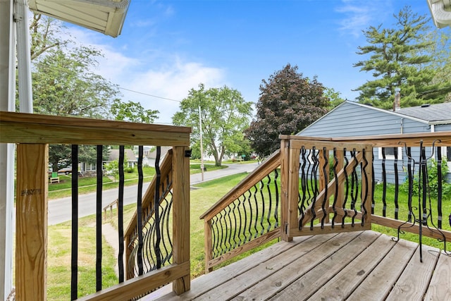 2355 Saylor Rd, Des Moines, IA 50313 - wooden terrace featuring a yard