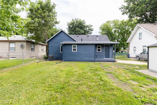 2537 Maple St, Des Moines, IA 50317 - back of house