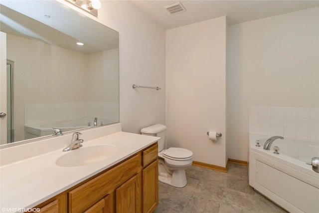 8610 Ep True Pkwy Unit 14002, West Des Moines, IA 50266 - bathroom featuring a garden tub and vanity