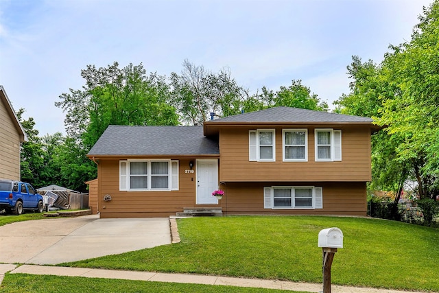 3719 SE 20th St, Des Moines, IA 50320 - tri-level home with concrete driveway