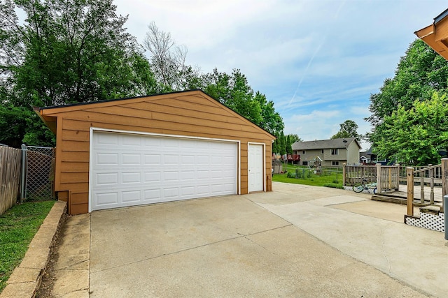 3719 SE 20th St, Des Moines, IA 50320 - view of detached garage