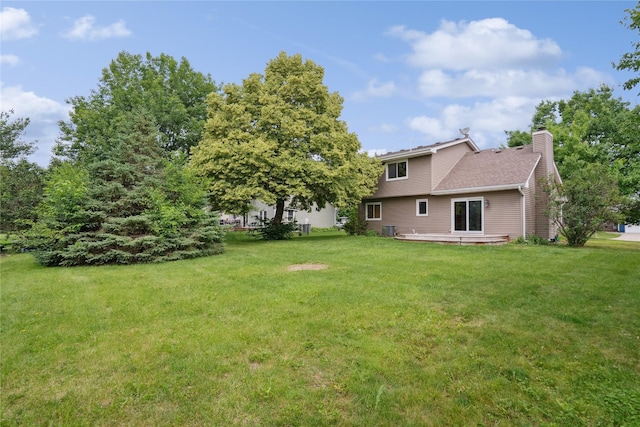 725 SE Peterson Dr, Ankeny, IA 50021 - view of grassy yard