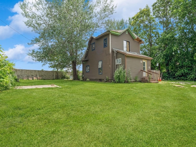 1657 Walker St, Des Moines, IA 50316 - view of side of home