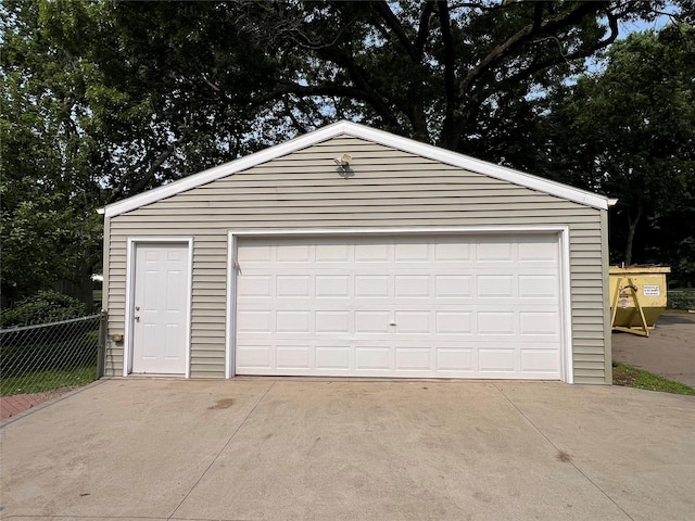 2712 49th St, Des Moines, IA 50310 - view of detached garage