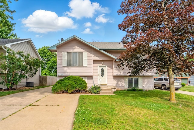 2434 SE 18th Ct, Des Moines, IA 50320 - raised ranch featuring roof with shingles