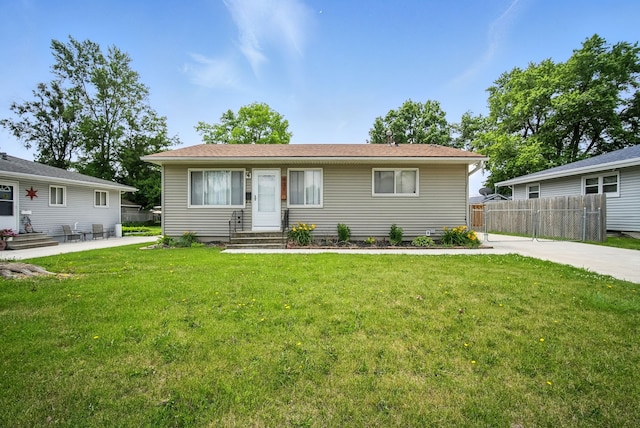 831 Jerlynn Ave, Des Moines, IA 50313 - view of front of house featuring entry steps