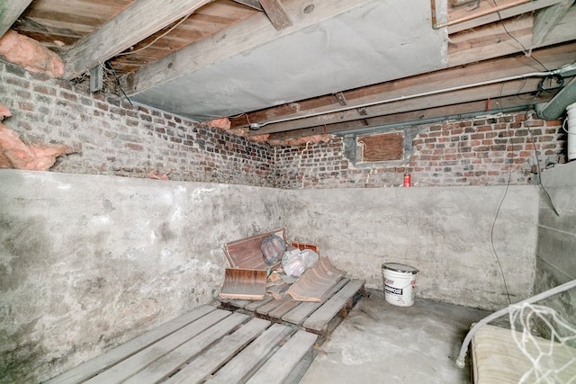 2736 College Ave, Des Moines, IA 50311 - view of unfinished basement